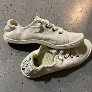 Roxy Bayshore slip on sneakers 8.5